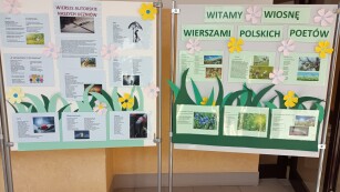 Na dwóch tablicach znajdują się wiersze autorskie naszych uczniów i wiersze polskich poetów o wiosennej tematyce
